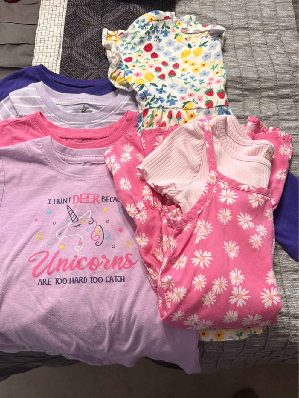 3T Girls clothing like new.